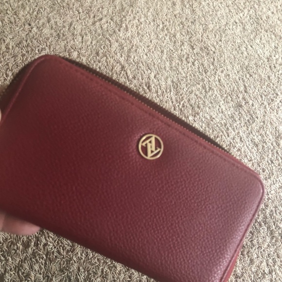 Red Wallet - Picture 2 of 2